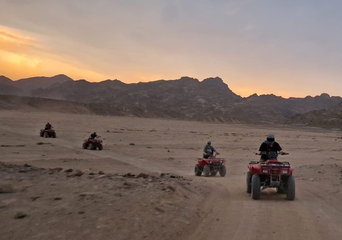 Quadfahren privat in der Wüste ab Hurghada